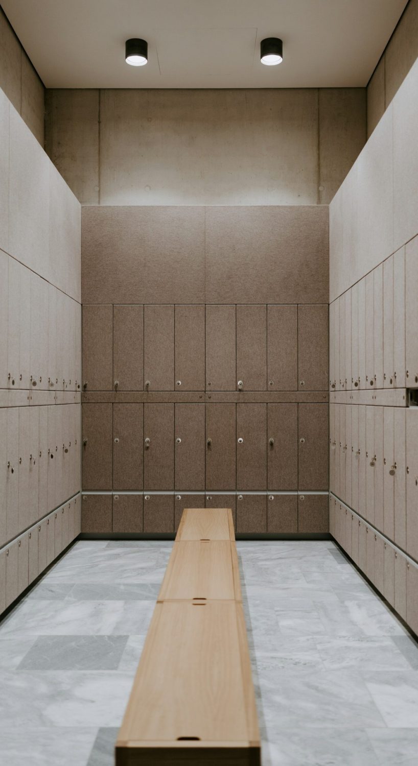 claudio-schwarz-JKTTvtdlaaM-unsplash